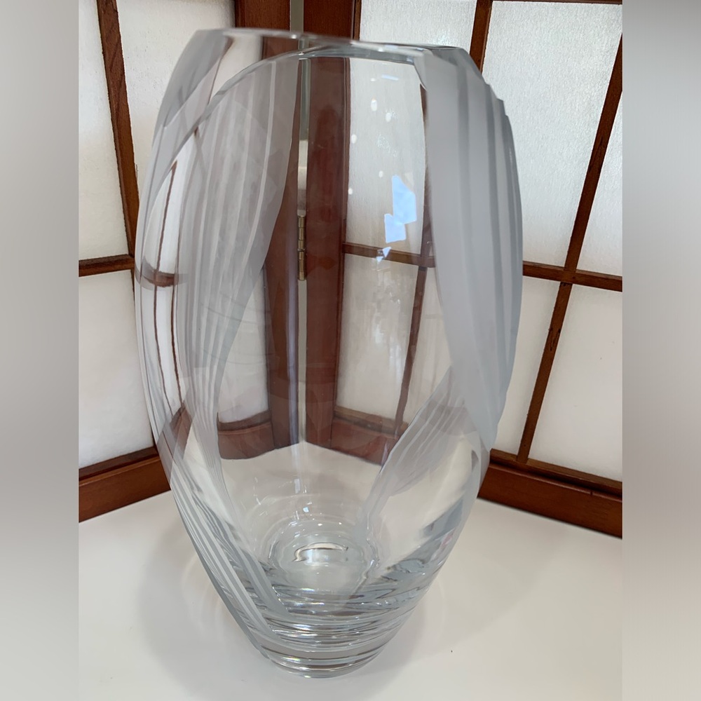 Vintage Crystal Vase 7” tall. One Vase. - Picture 6 of 8